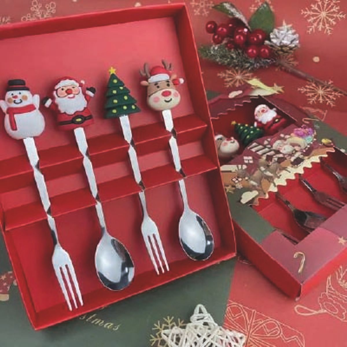 GENERICO - Set de 4 Cubiertos Navideños – Festivos, Decorativos y en Estuche de Regalo