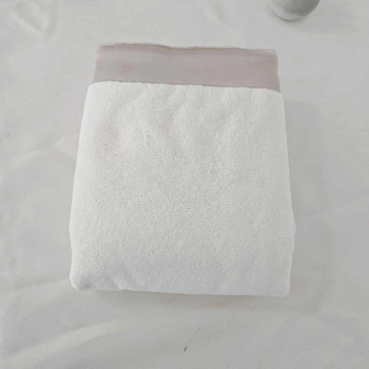 GENERICO - Toalla Corporal Microfibra 1.30 m x 70 cm Crema