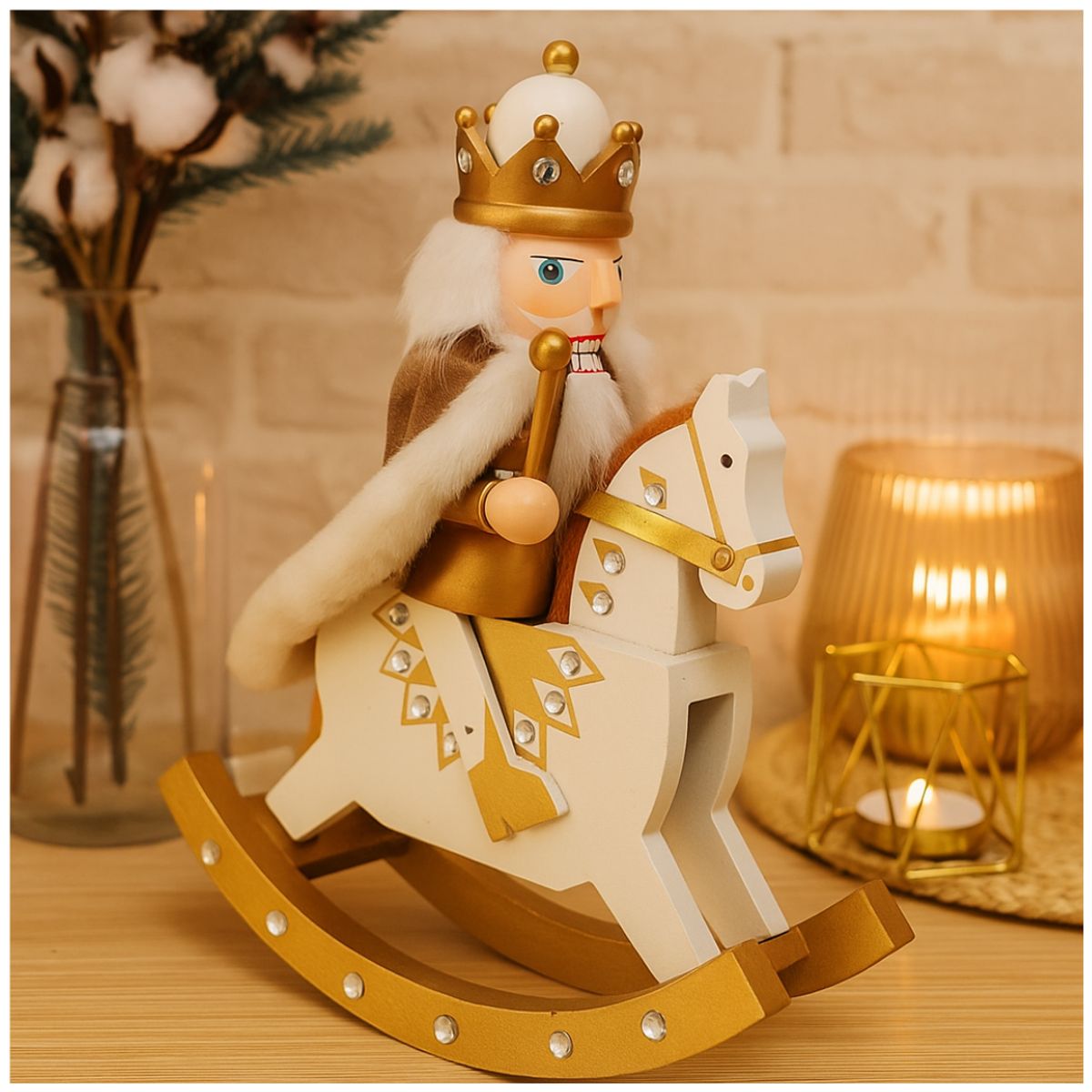 INSPIRA MARKET - Cascanueces Decorativo en Caballo de Madera Dorado 30 cm