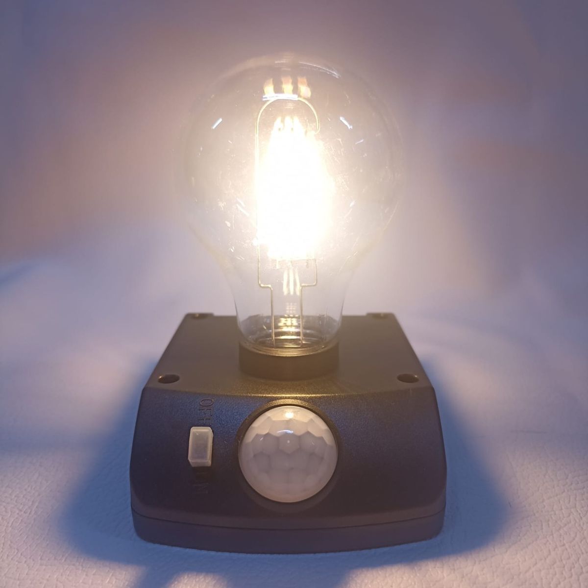 GENERICO - BOMBILLO SOLAR CON SENSOR DE MOVIMIENTO ND10902