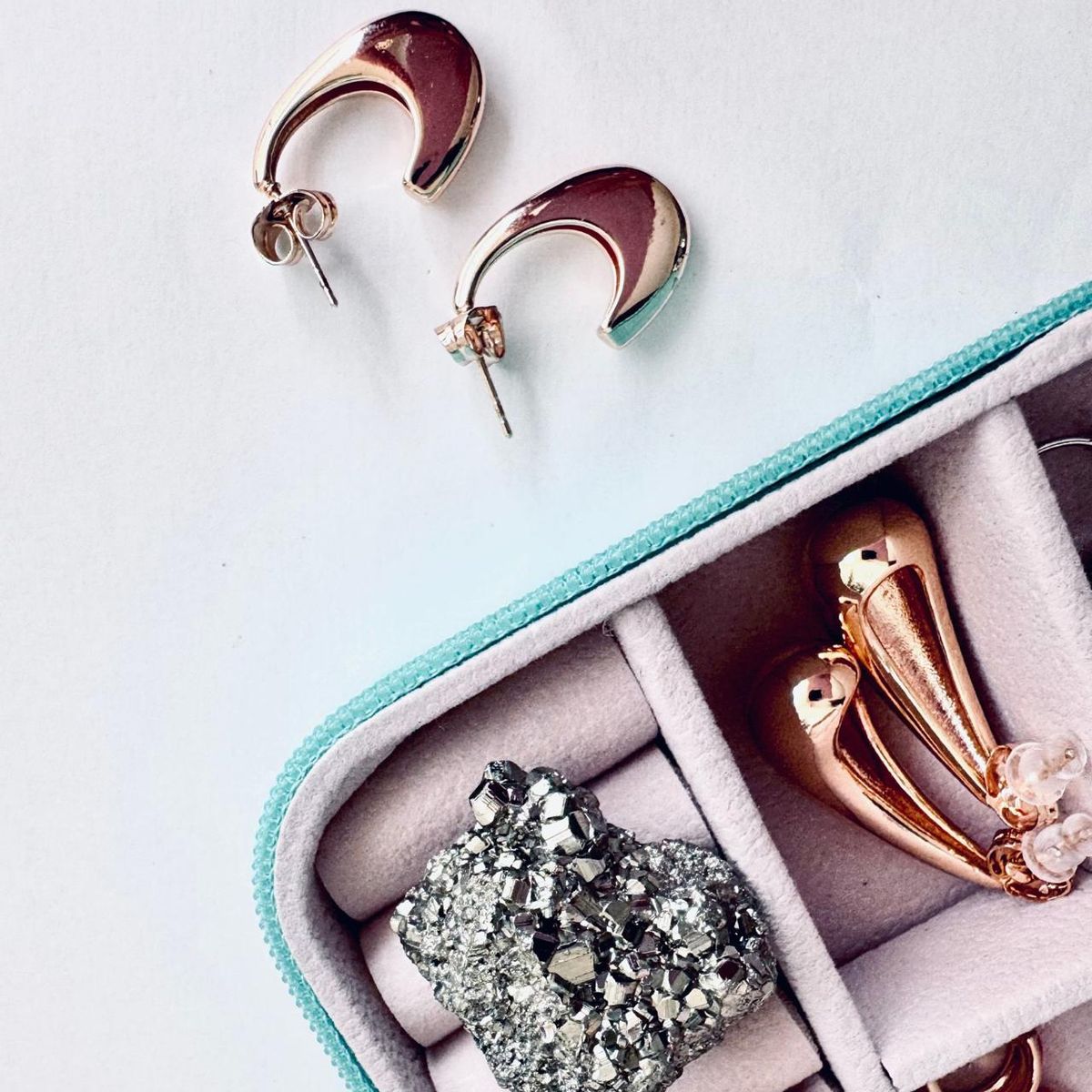 GENERICO - Joyero Viajero + Joyas de Mora Azul incluidas