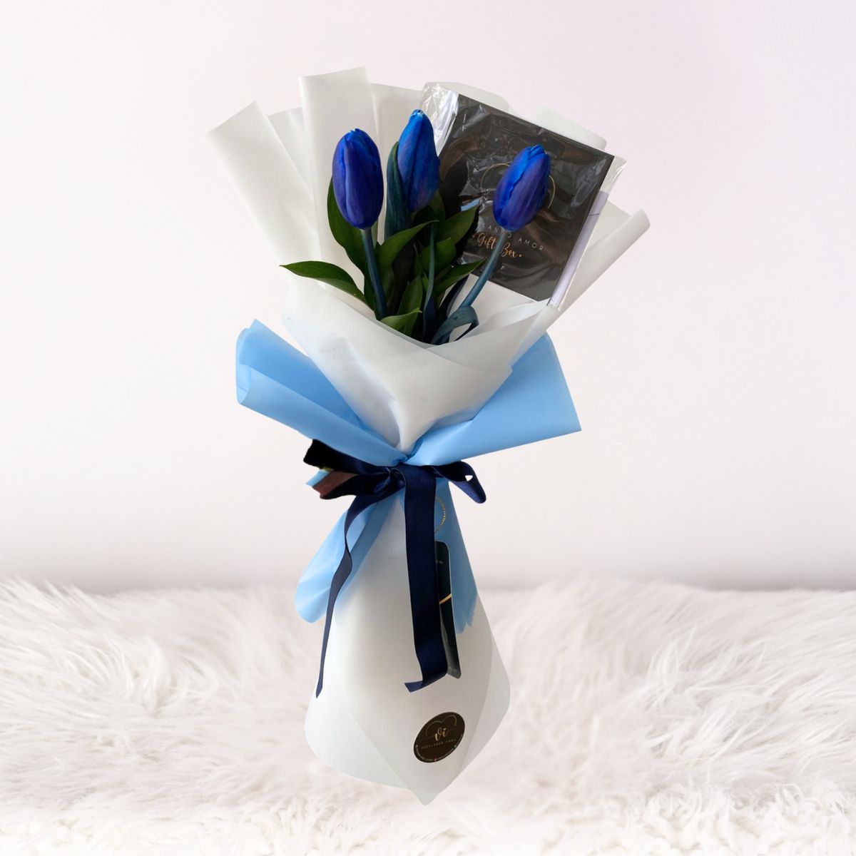 VI REGALANDO AMOR - Mini Ramo de 3 Tulipanes Azules - Ramo de flores
