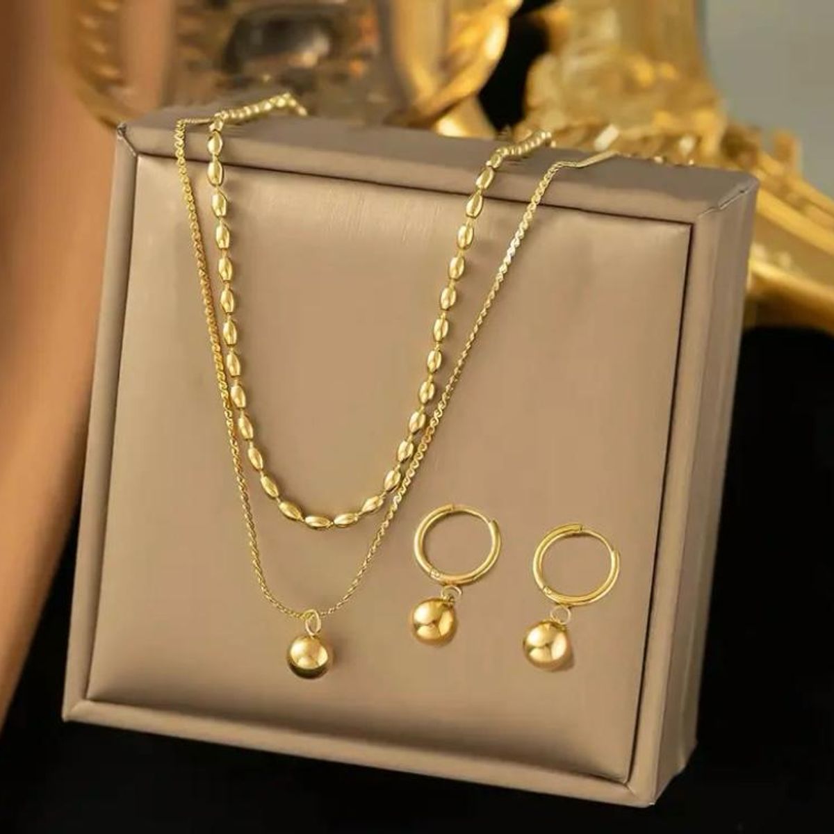 GENERICO - Collar y aretes modelo perla