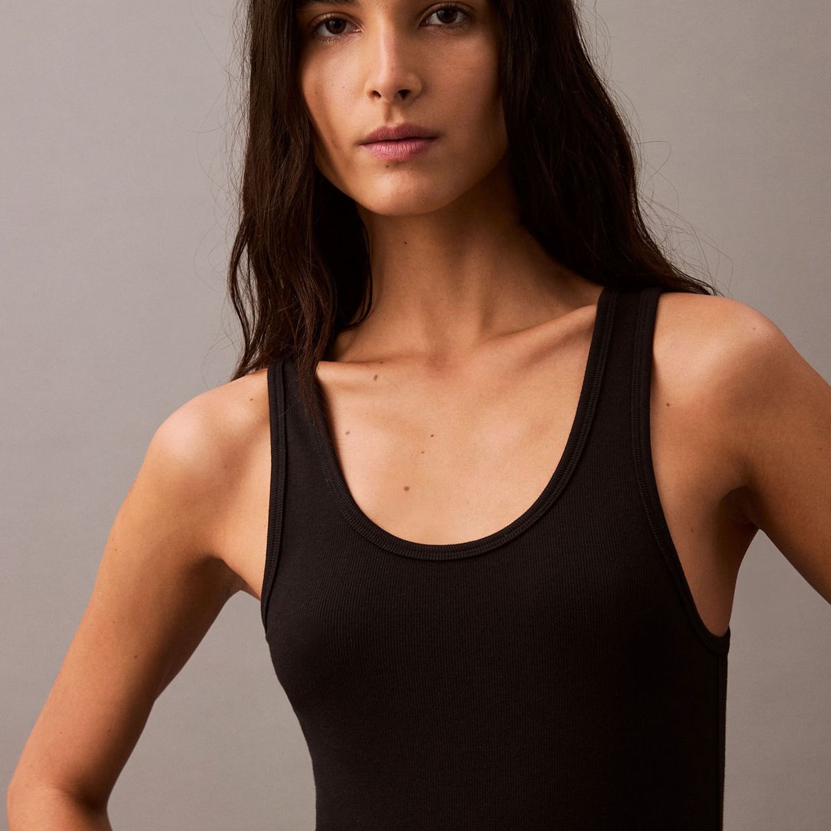 CALVIN KLEIN - VESTIDO HERO SLEEVELESS COTTON CONTOUR