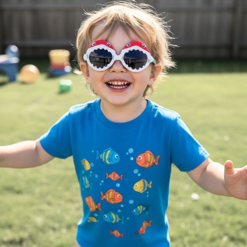 GENERICO - Lentes de sol modelo Tiburon para niño