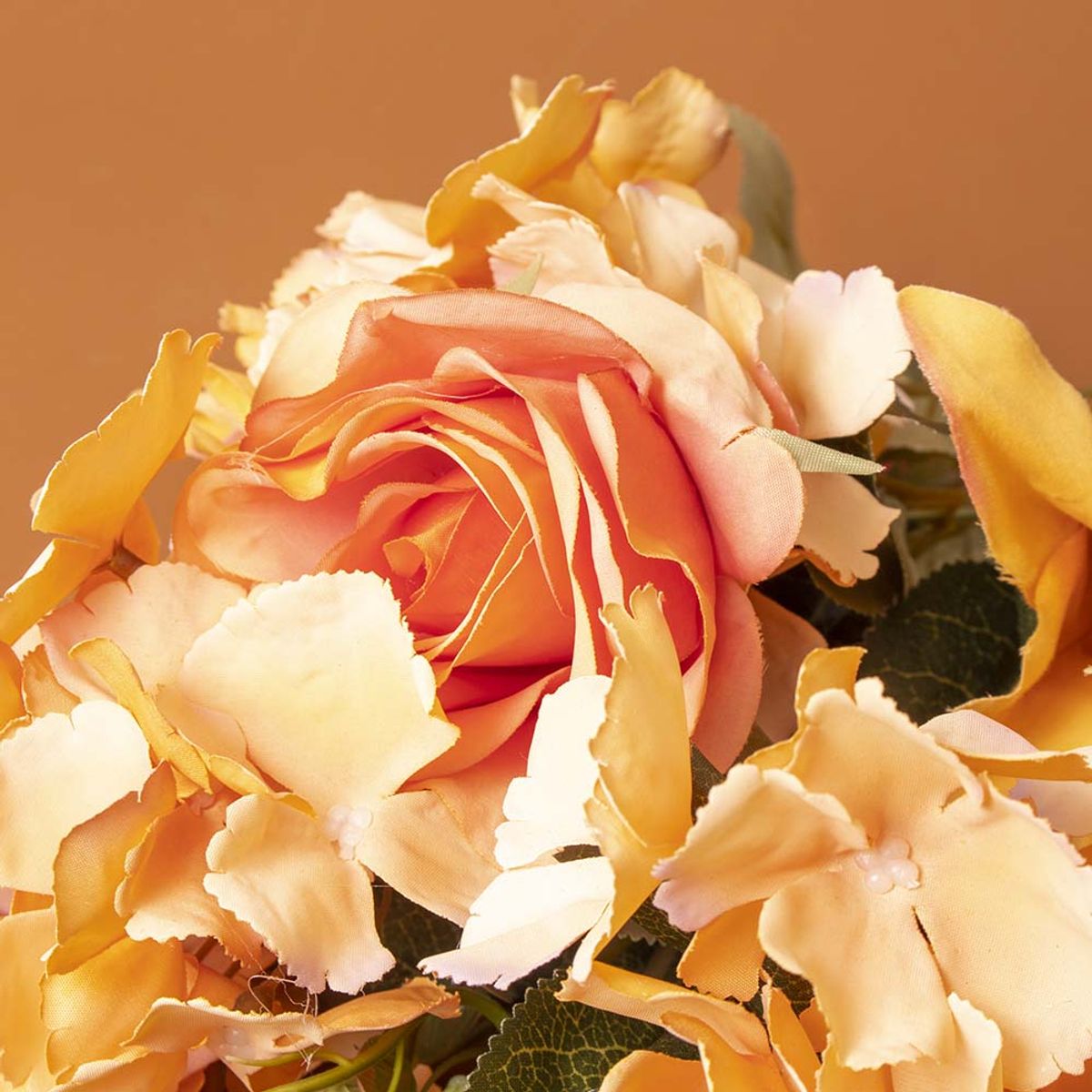 PANORAMA HOGAR - Ramo de Rosas con Lirios y Hortensias 48CM Surtido