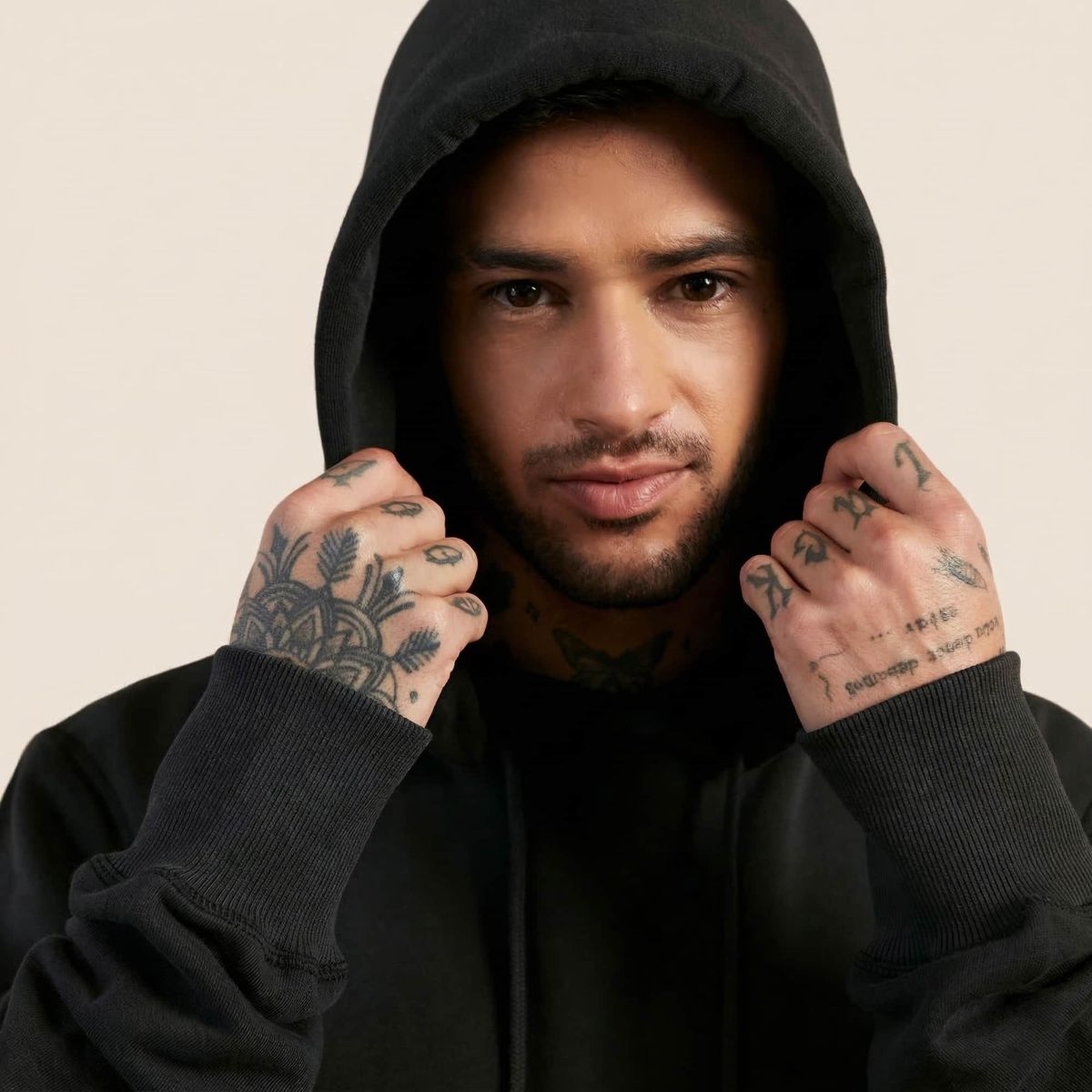 DROP THE LABEL - Hoodie Negro Hombre 100% Algodón Peruano