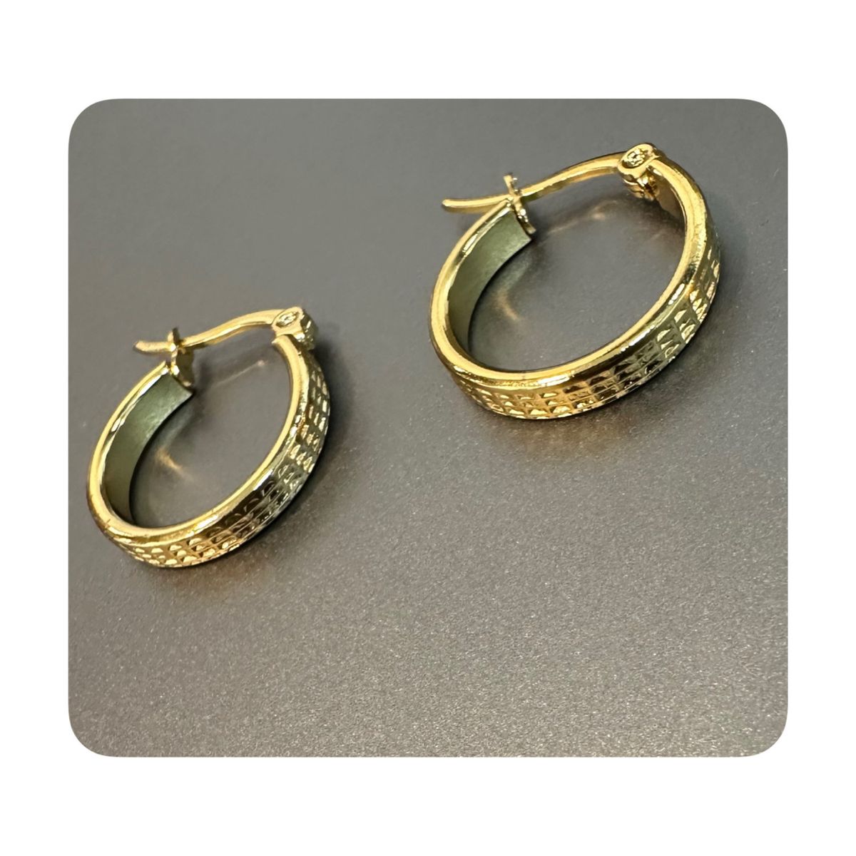 GENERICO - Aretes Acero - Argollas Diseño Labrada Dorada