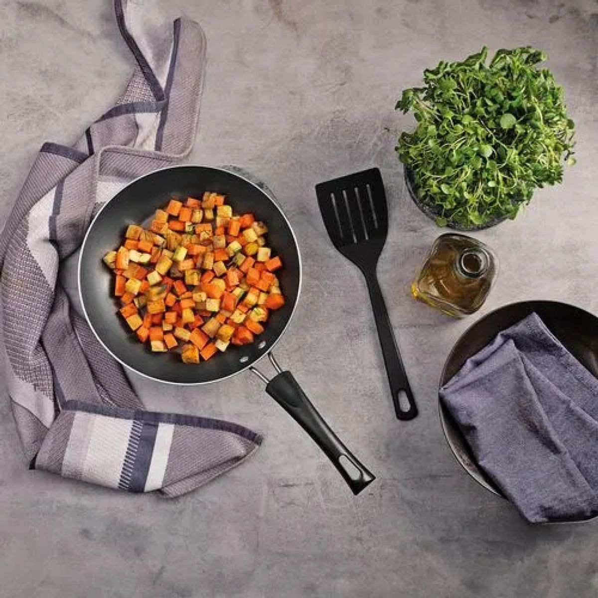 TRAMONTINA - Sartén de Aluminio Neocook con espátula 24Cm - 75145916