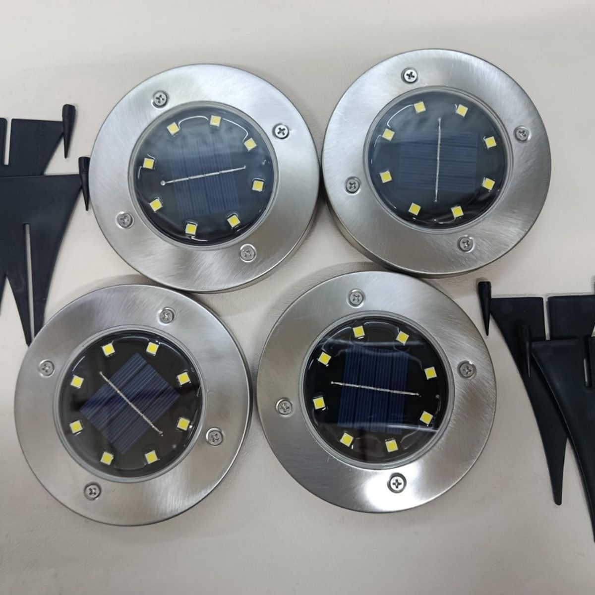 GENERICO - LUCES SOLARES DE PISO PLATEADA Pack-4 unid