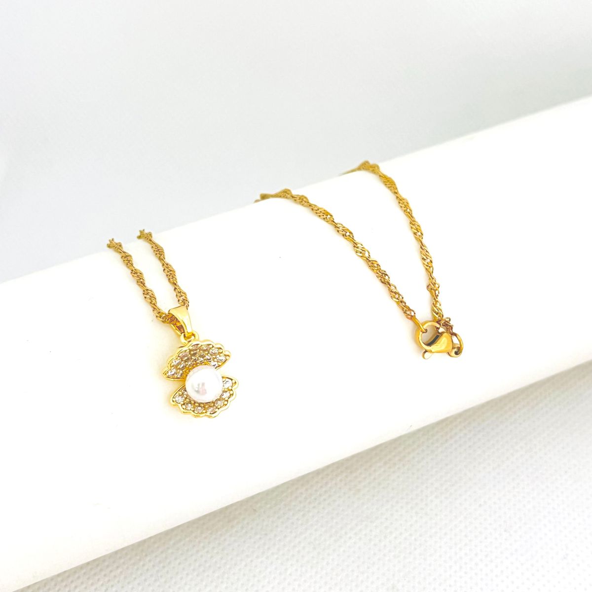 GENERICO - Collar de Acero con Dije de Concha y Perla