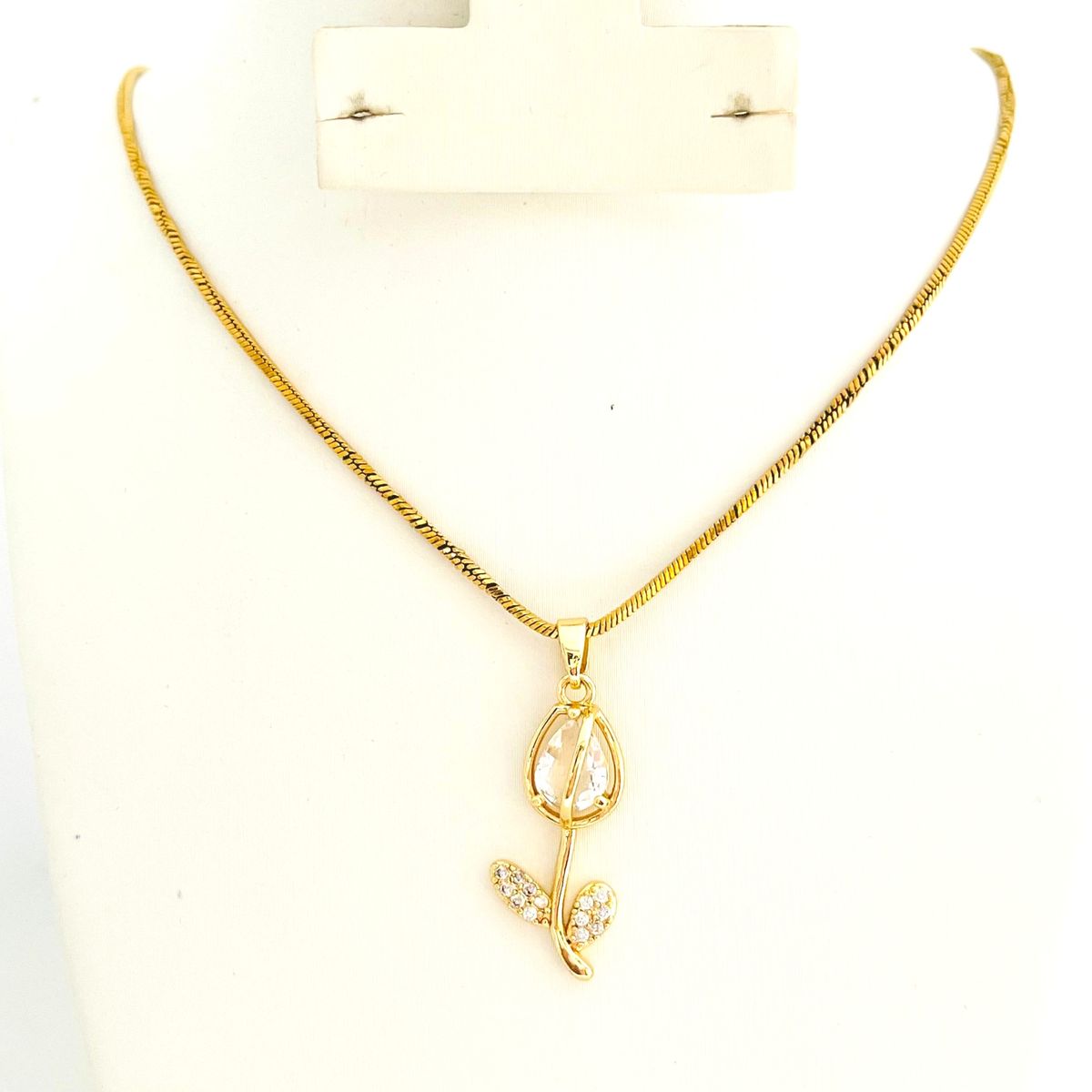 GENERICO - Collar de Acero Dije Tulipan Blanco con Cadena Extensora