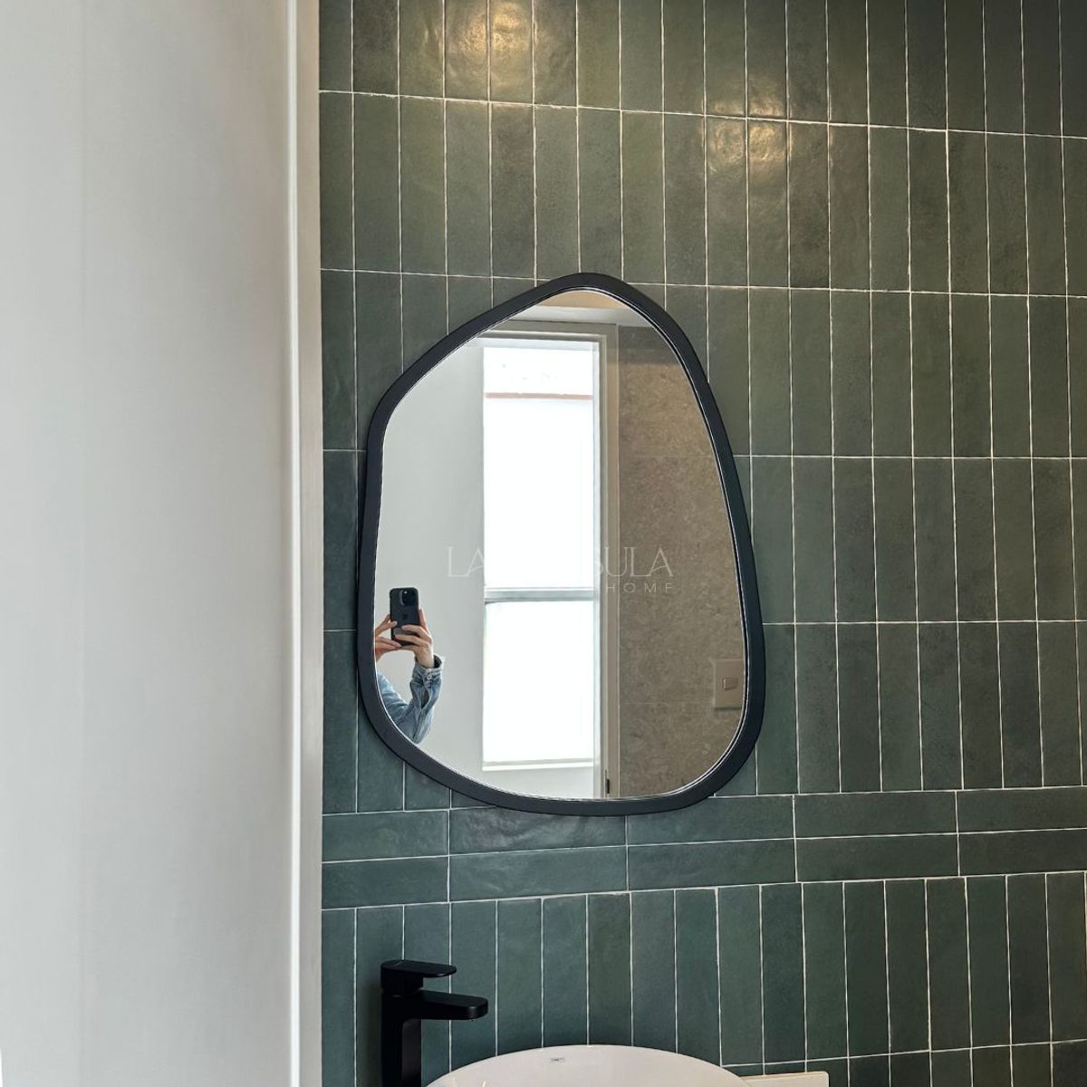 GENERICO - ESPEJO ORGANICO CON MARCO NEGRO