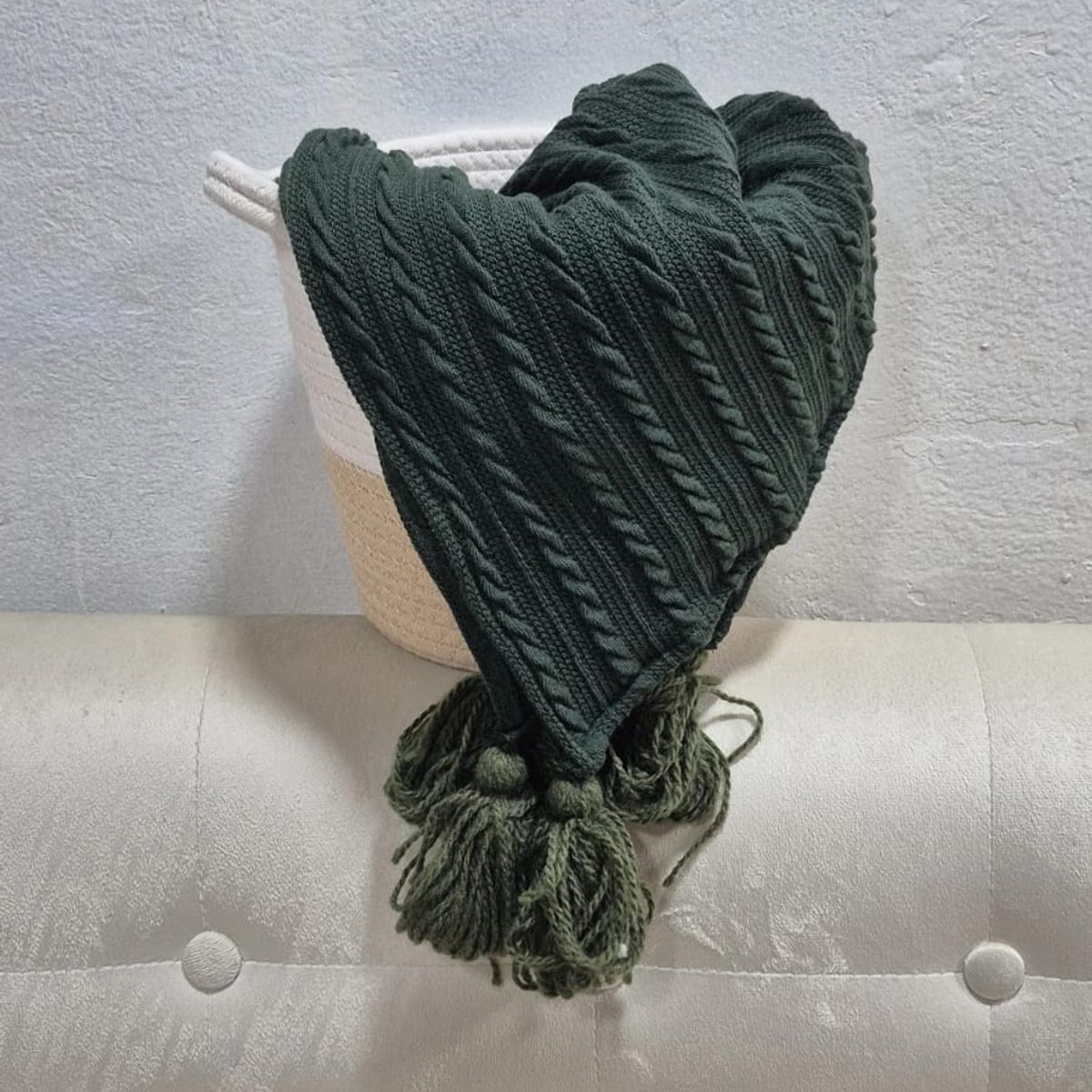 ZALMOHADAS - Manta Deco Verde Relieve Trenzas + Borlas  140x90 cm Zalmohadas