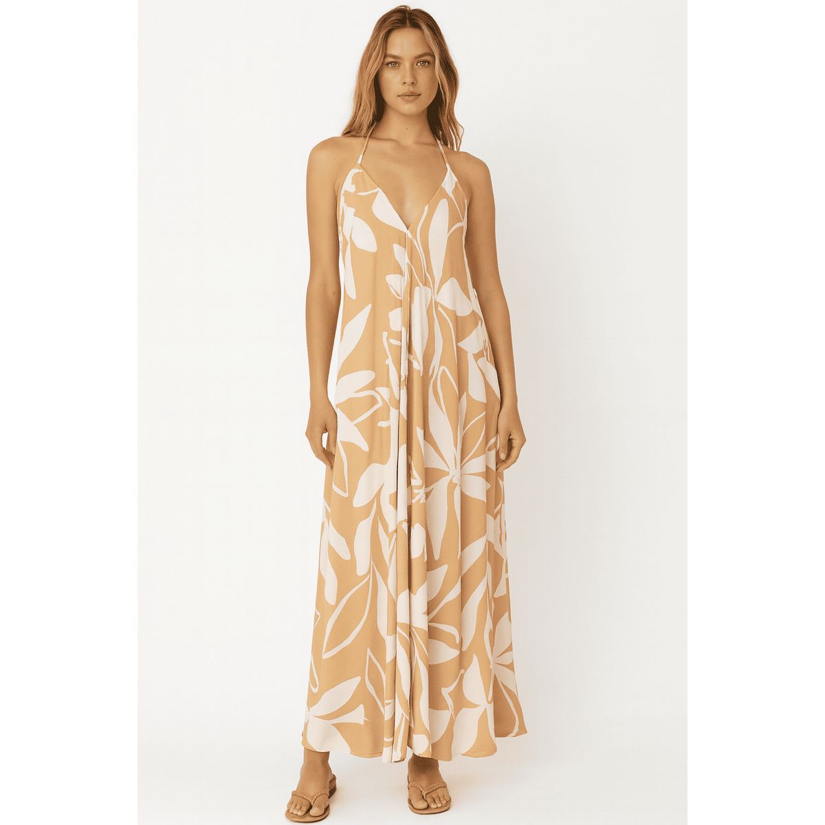 AMA OUTFITTERS - MAXI VESTIDO TULUM CON ESCOTE