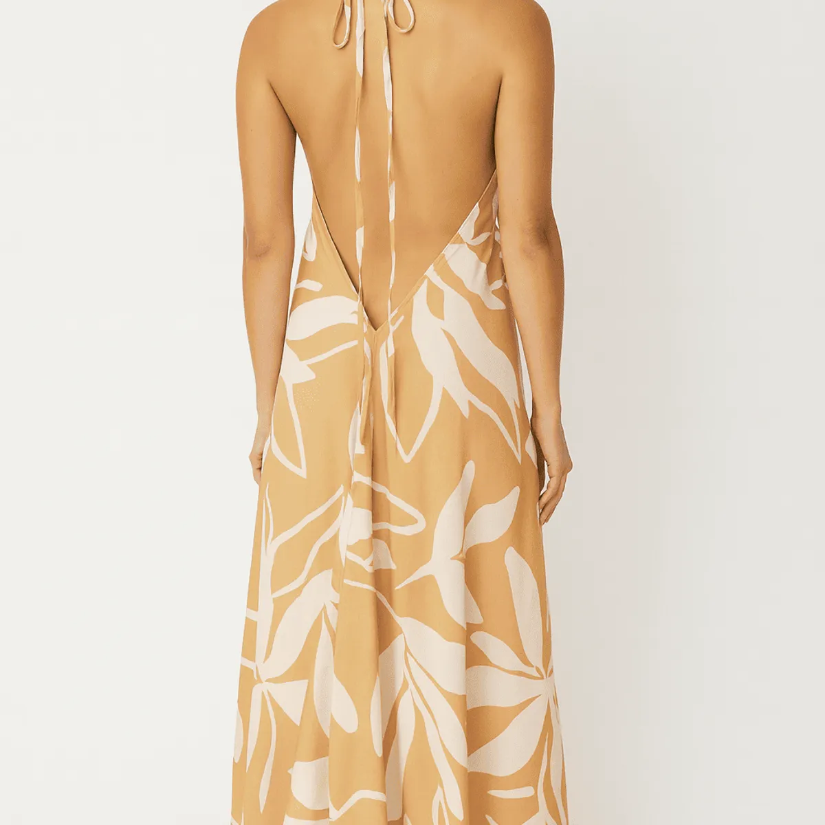 AMA OUTFITTERS - MAXI VESTIDO TULUM CON ESCOTE