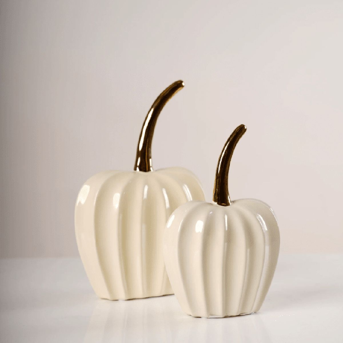 MAP DESIGN HOME - Adorno Manzana Decor 3D 17x08x26 cm - Blanco