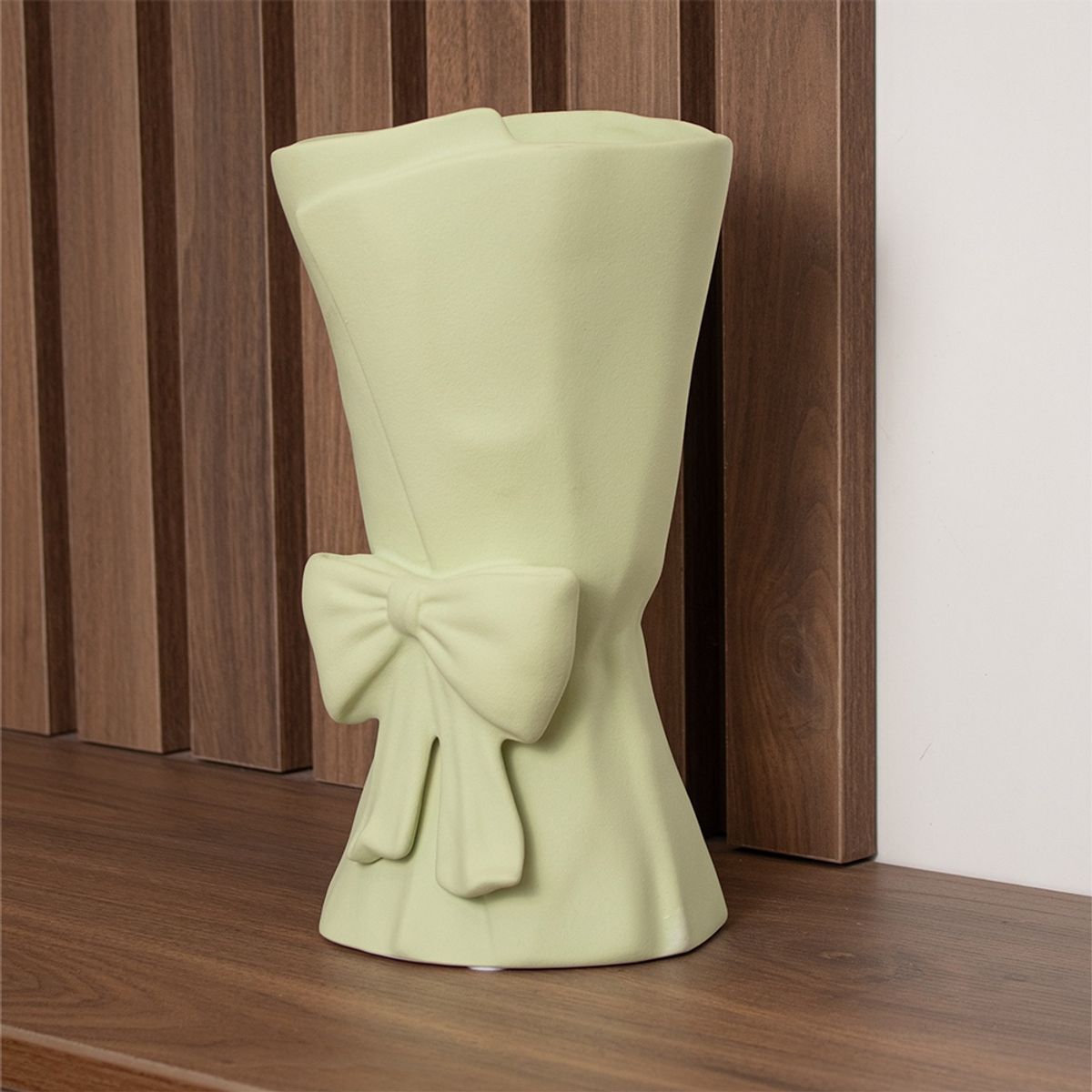 PANORAMA HOGAR - Florero Panadecor Verde con Lazo 24CM Porcelana