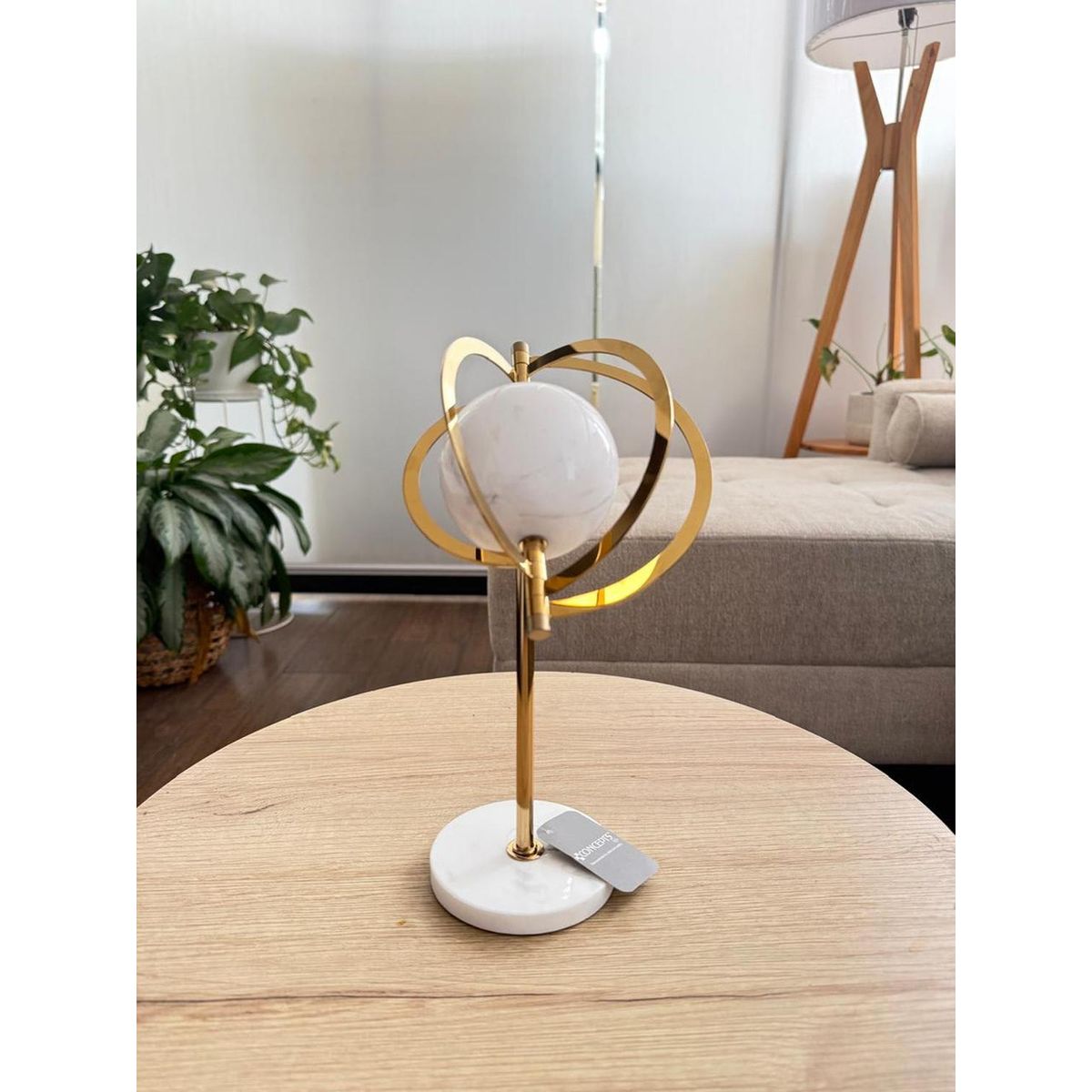 CONCEPTS LIFE - Adorno Escultura Planeta Decor 16x16x29 cm