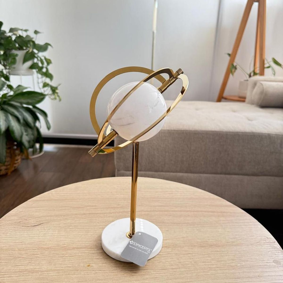 CONCEPTS LIFE - Adorno Escultura Planeta Decor 16x16x29 cm