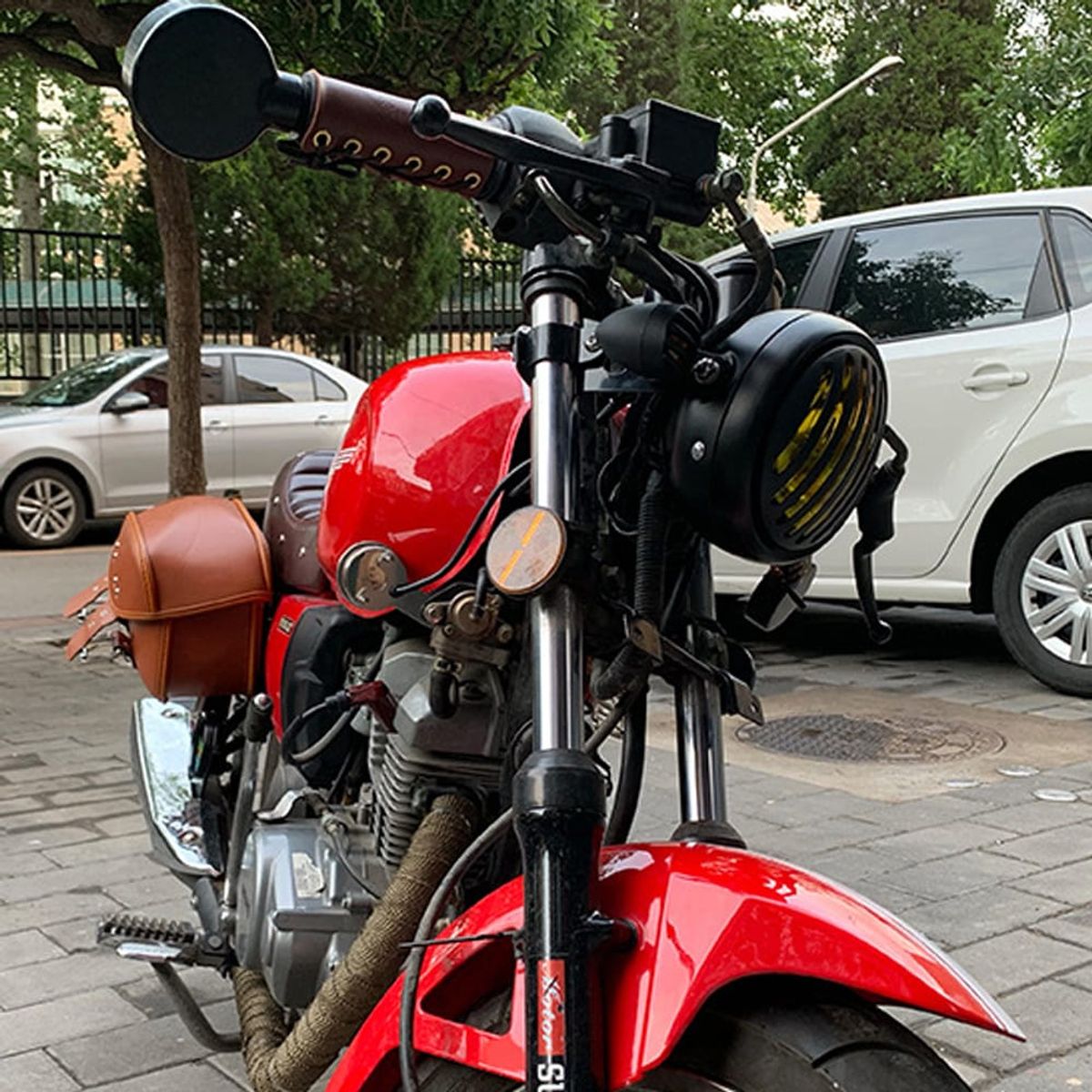 UNIVERSAL COLORS - FARO CUSTOM CON SOPORTE DE BARRA MOTO