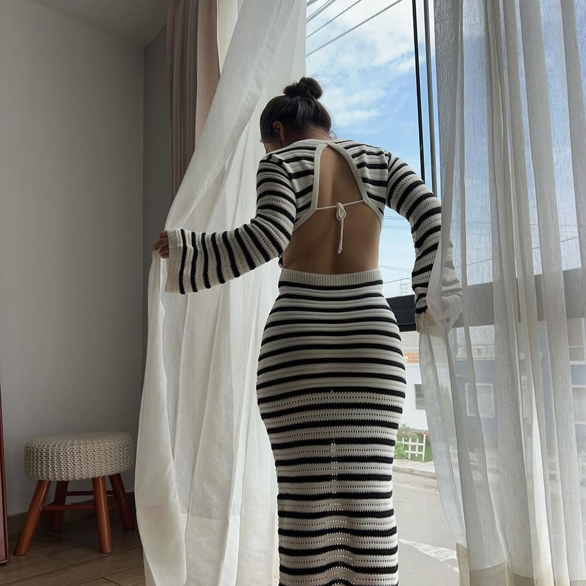 GENERICO - Vestido Largo Rayado con Espalda Descubierta  Hilo Tacto Suave