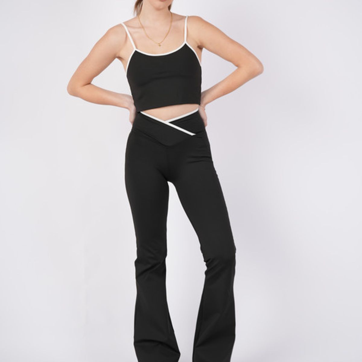 TWO OCEANS FITWEAR - Set Deportivo Contraste Top + Pant Flare