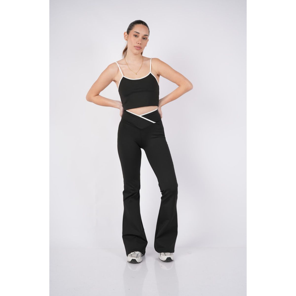 TWO OCEANS FITWEAR - Set Deportivo Contraste Top + Pant Flare