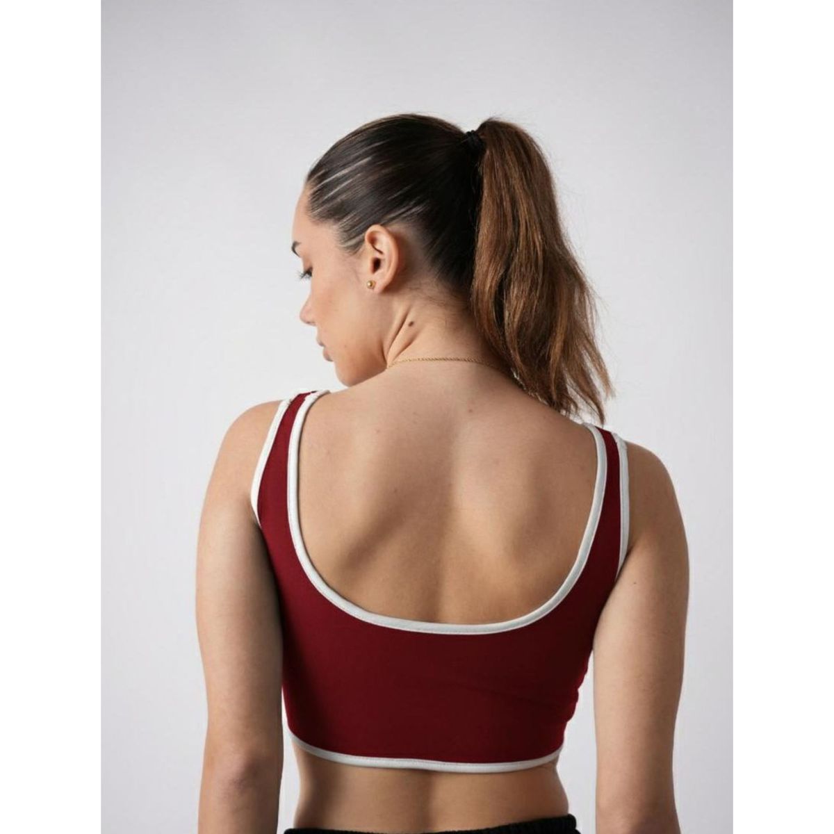 TWO OCEANS FITWEAR - Top Deportivo Mujer Con Escote V - Negro Con Contraste