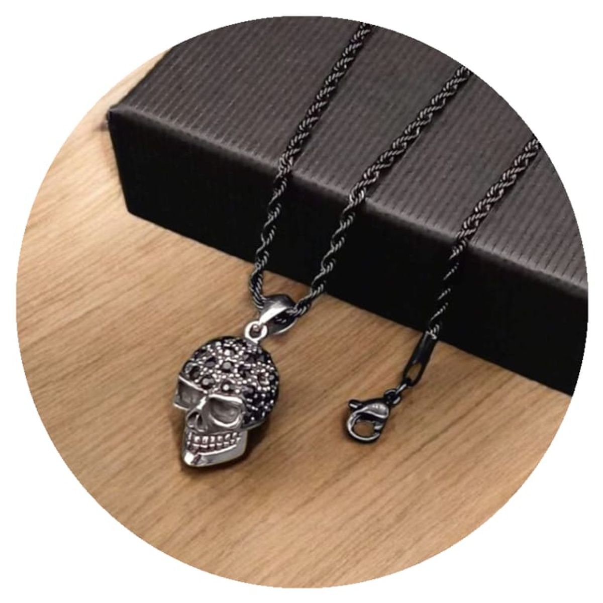 GENERICO - Collar Calavera Gótica Black Steel  Fuerza estilo y actitud