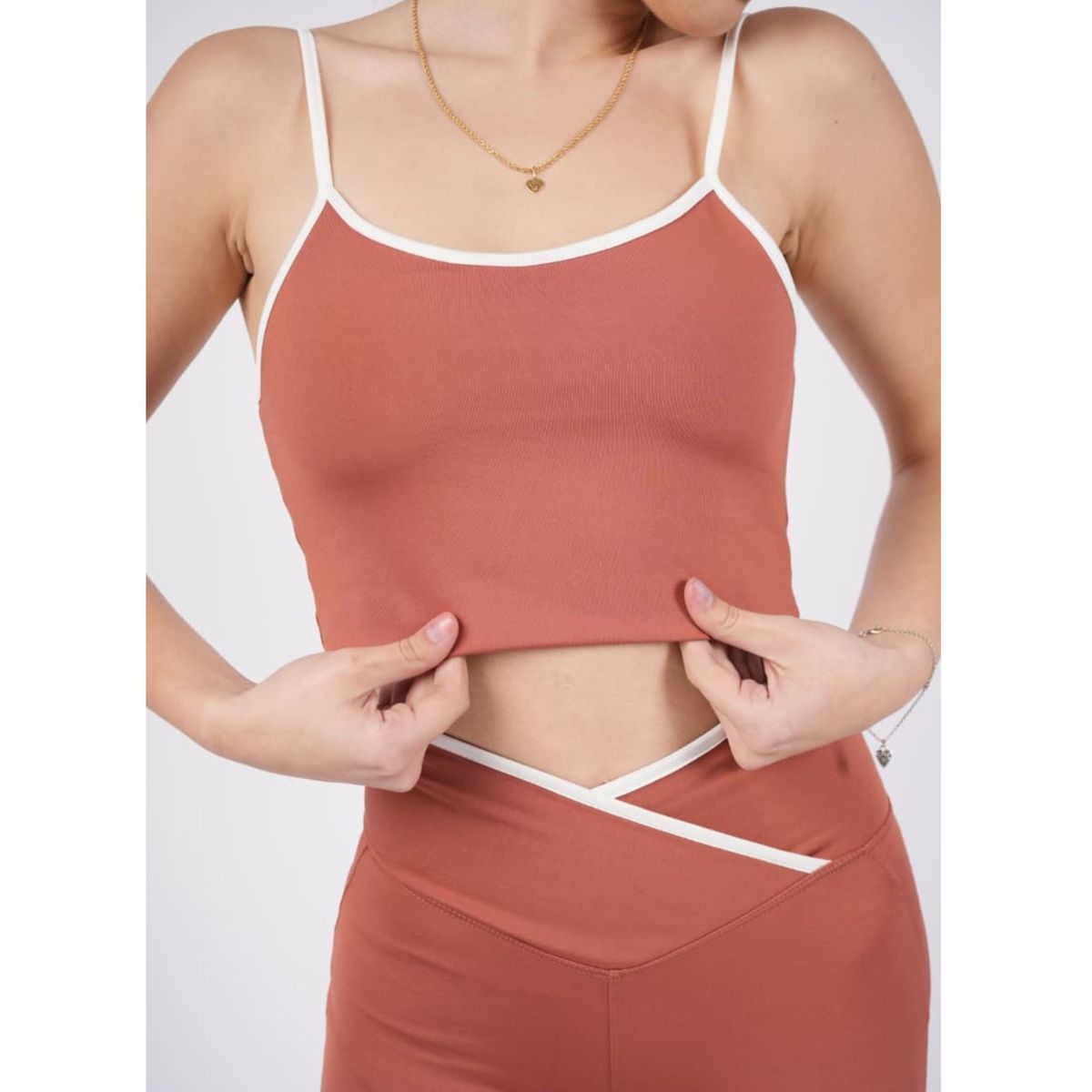 TWO OCEANS FITWEAR - Top Deportivo Mujer con Tiras Blancas Regulables