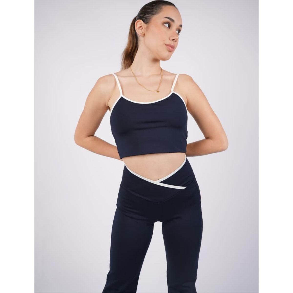 TWO OCEANS FITWEAR - Top Deportivo Mujer con Tiras Blancas Regulables