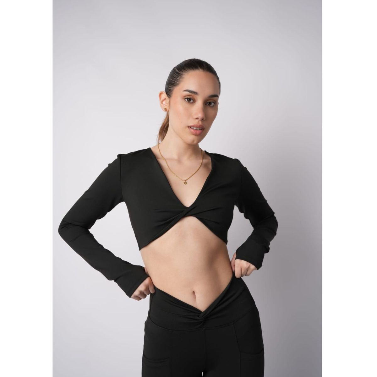 TWO OCEANS FITWEAR - Top Deportivo Manga Larga con Diseño Entrelazado