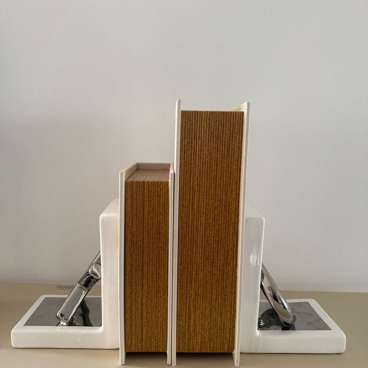 CONCEPTS LIFE - Sujeta Libros XO 24x10x15 cm