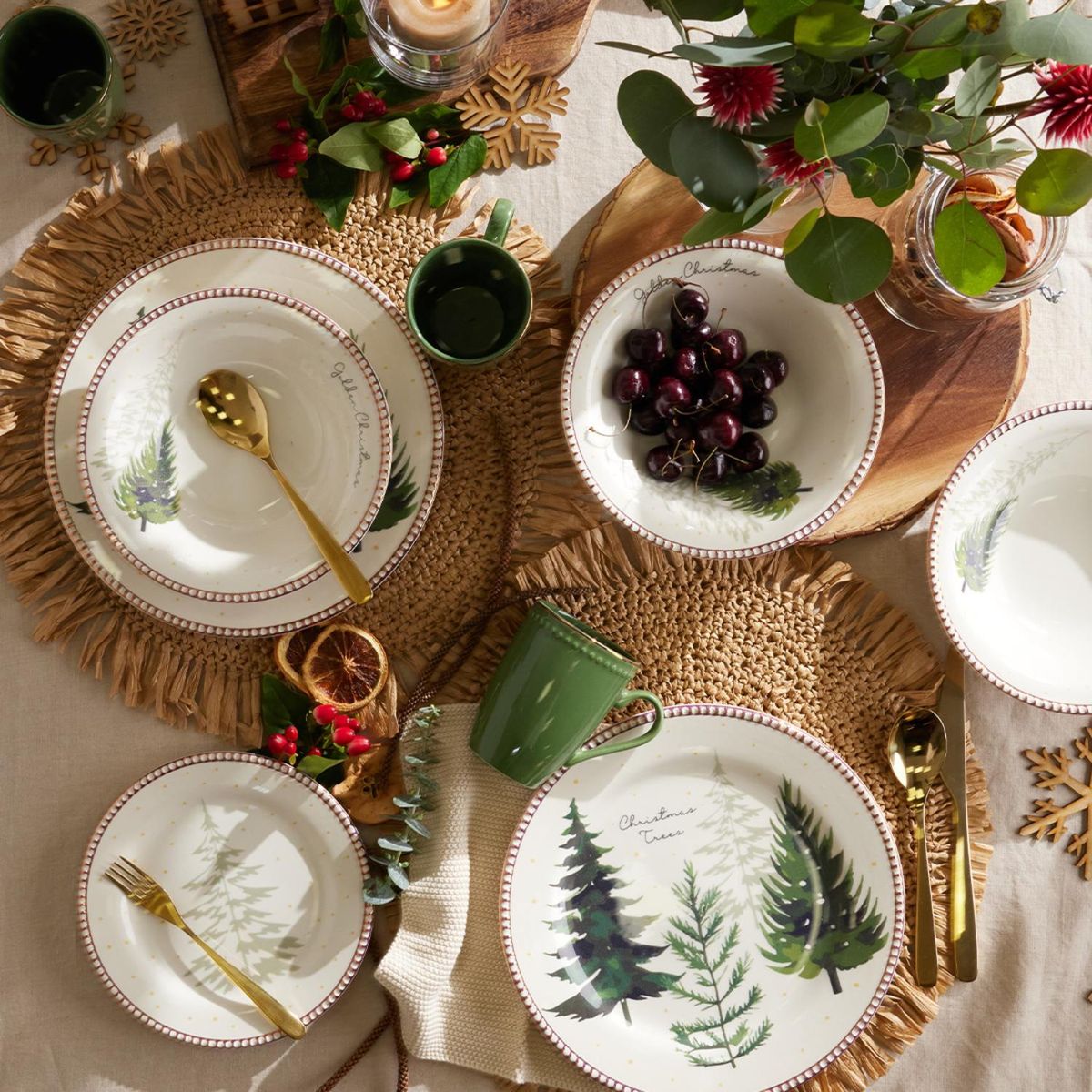 CORONA - Vajilla Corona 4 Puestos 16 Piezas Christmas Trees