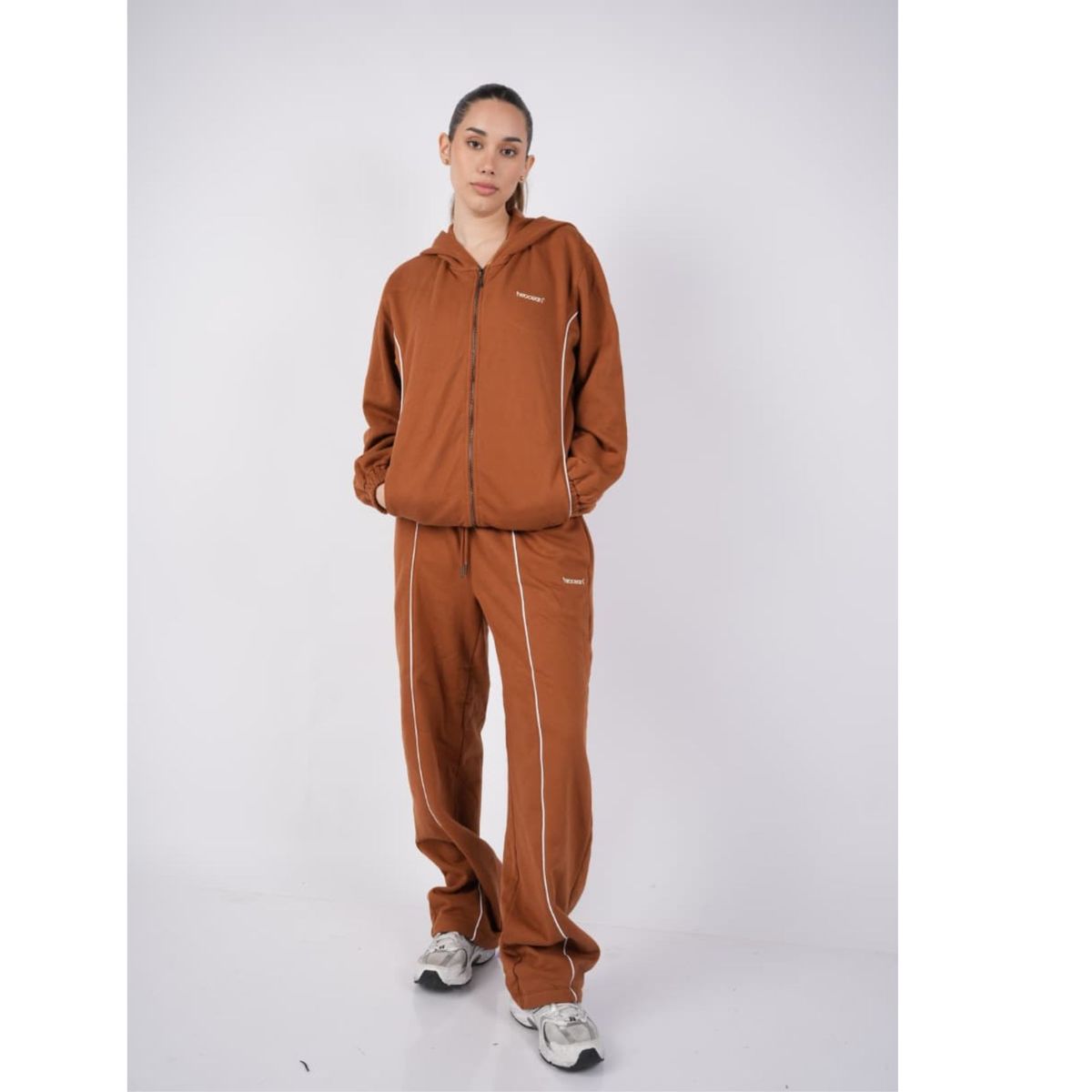 TWO OCEANS FITWEAR - Set deportivo con líneas en contraste para mujer