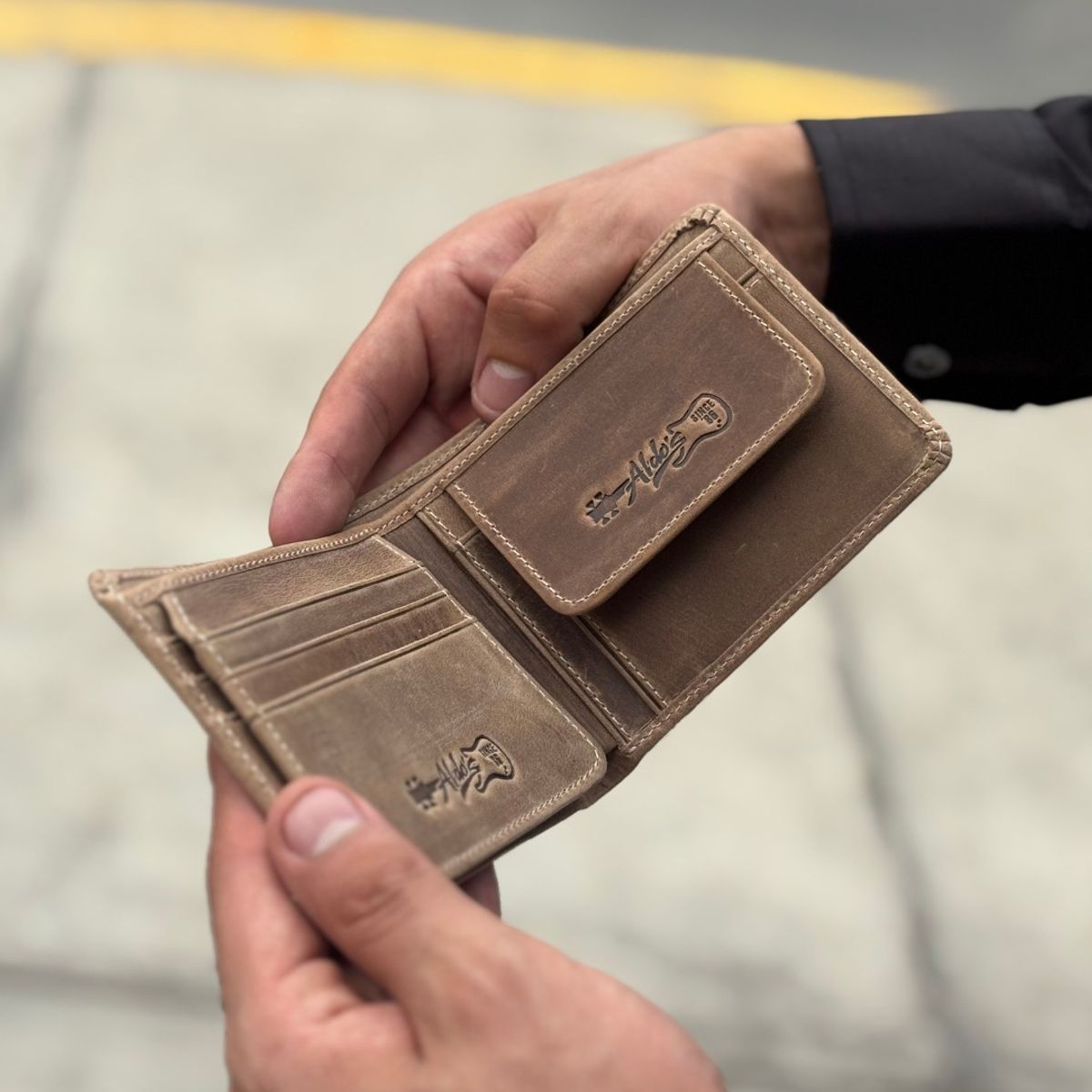 ALDO'S SINCE 1986 - BILLETERA  CON RELIEVE EN CUERO ALDOS