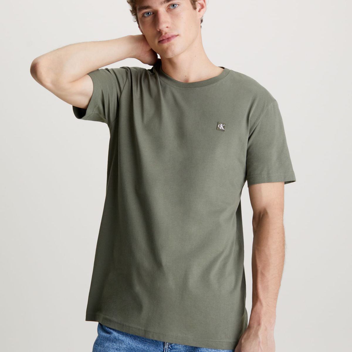 CALVIN KLEIN - CAMISETA CK EMBRO BADGE TEE