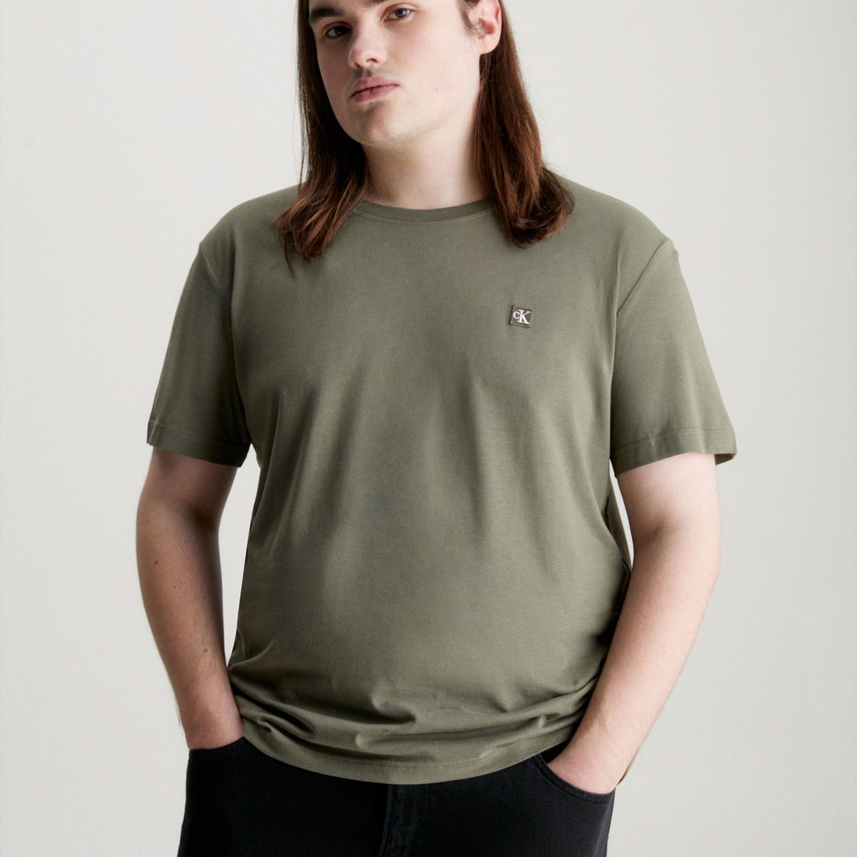 CALVIN KLEIN - CAMISETA CK EMBRO BADGE TEE