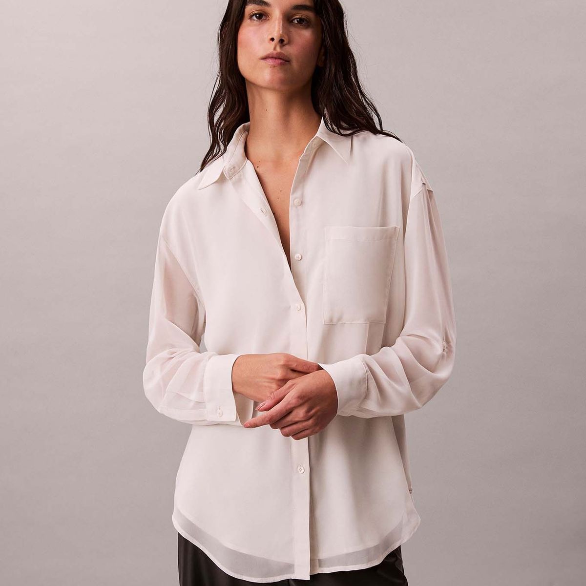 CALVIN KLEIN - BLUSA ROLL SLEEVE UTILITY POCKET BLO CK