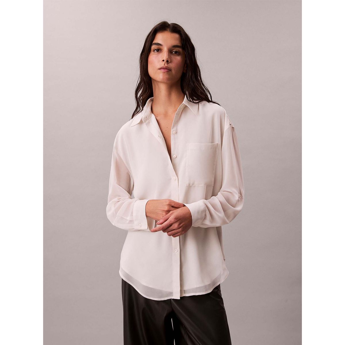 CALVIN KLEIN - BLUSA ROLL SLEEVE UTILITY POCKET BLO CK