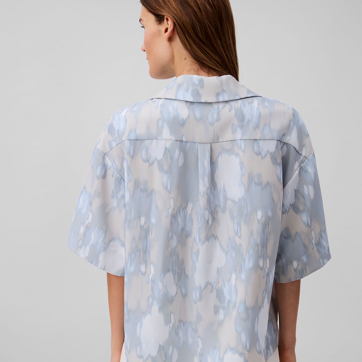 CALVIN KLEIN - BLUSA CREPE FAUX WRAP SS TOP - PRINT