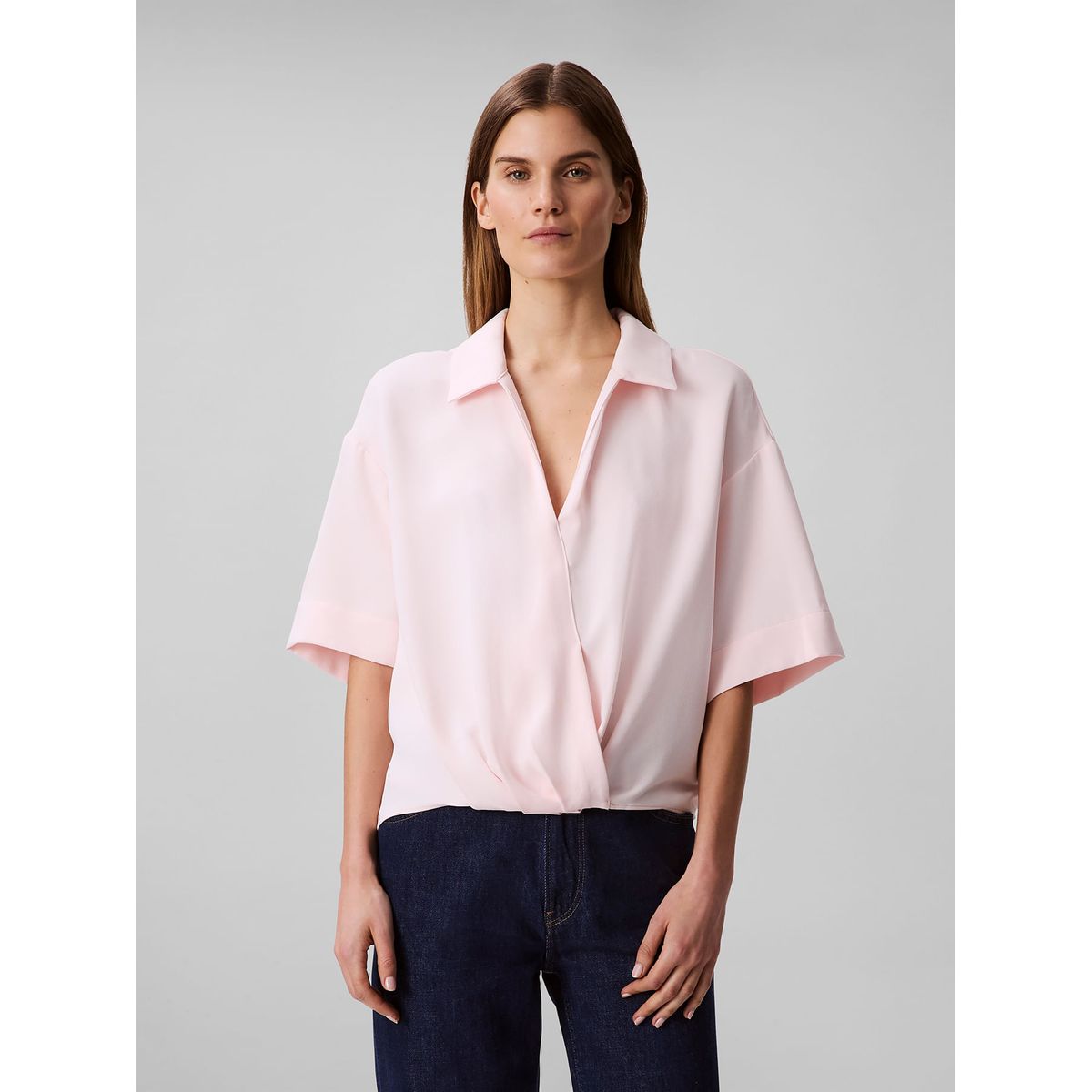 CALVIN KLEIN - BLUSA CREPE FAUX WRAP SS TOP