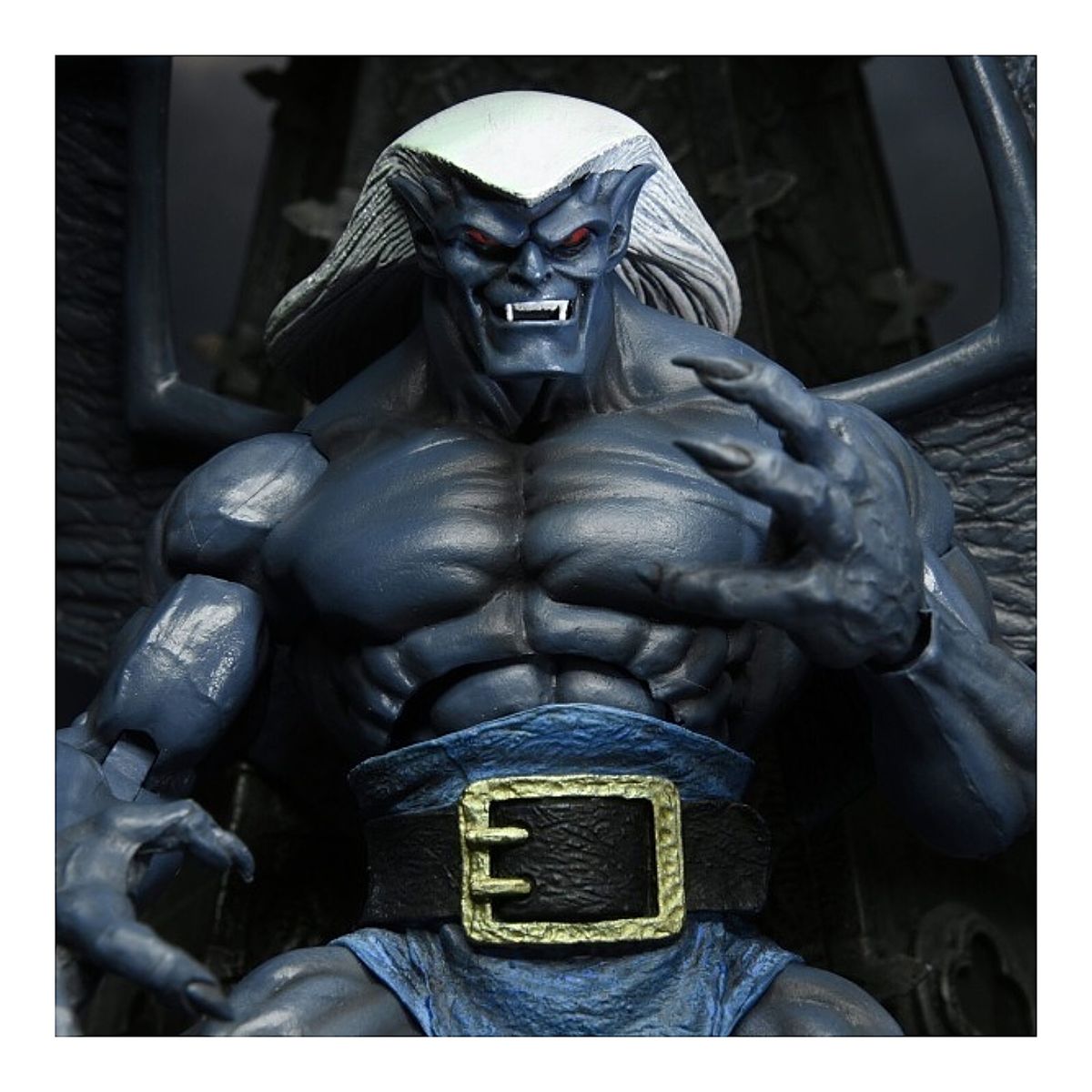 NECA - Figuras de Acción Gargolas Gargoyles Ultimate Thailog