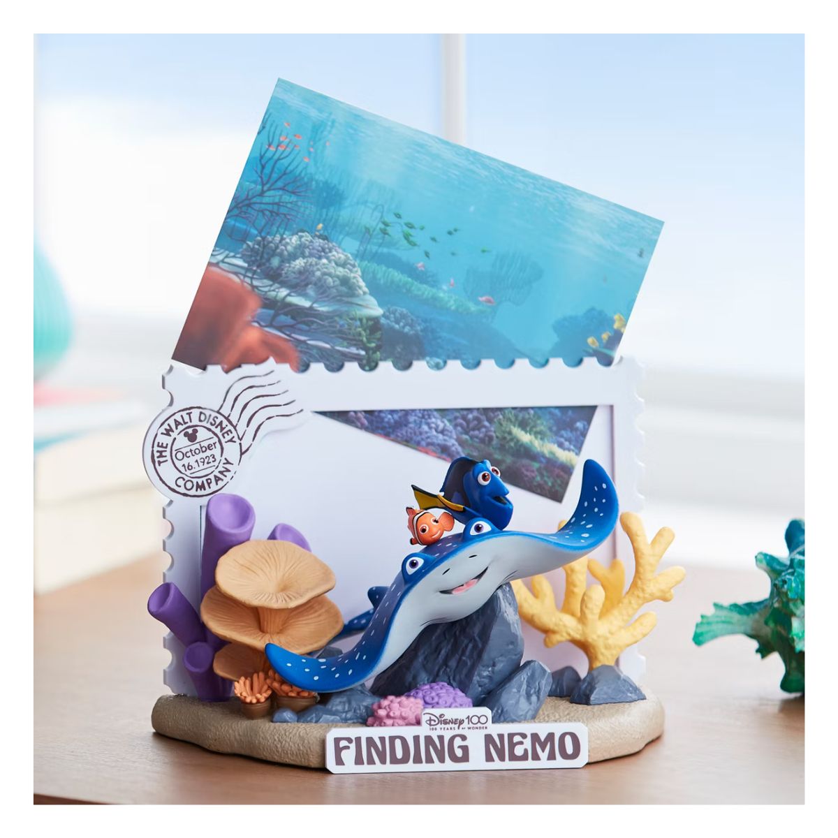 DISNEY CLASICOS - Estatua Nemo Dory Buscando a Nemo - Disney 100 Años DS-138