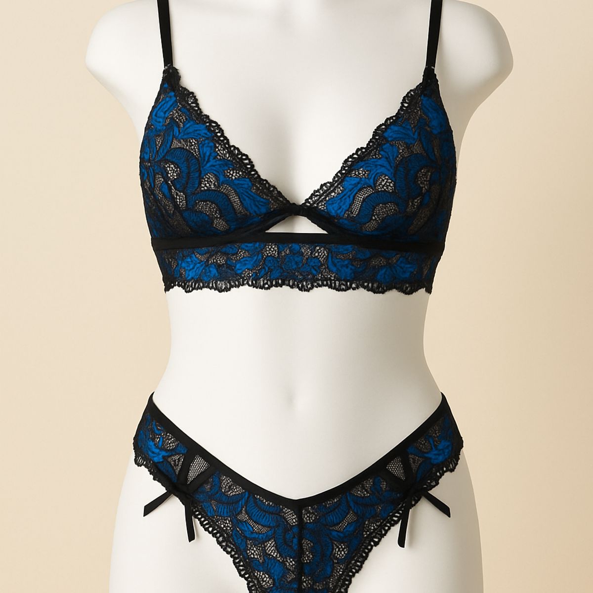 GENERICO - Conjunto de Lencería “Blue Desire”  Encaje Floral Bicolor con Detalle Transparente