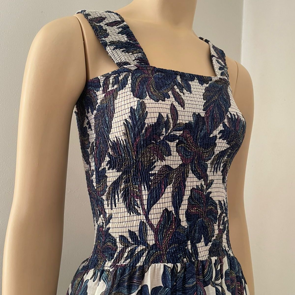 GENERICO - VESTIDO LARGO MULTIAGUJAS FLOREADO DE MUJER