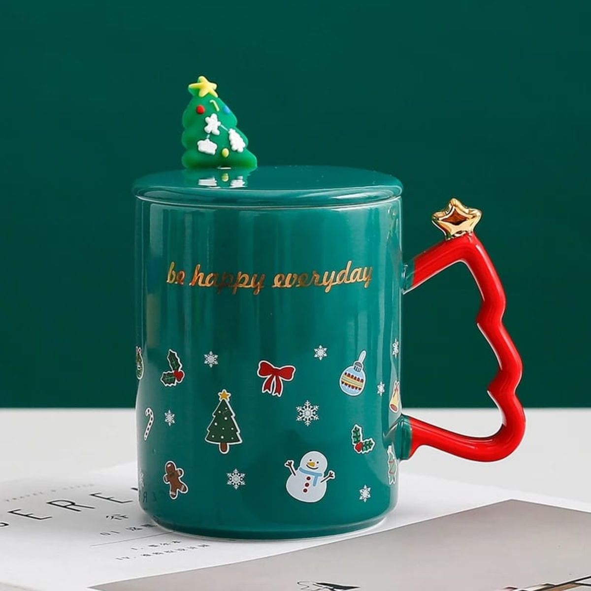 GENERICO - Taza Navideña Verde con Tapa y Cuchara – 370 ml