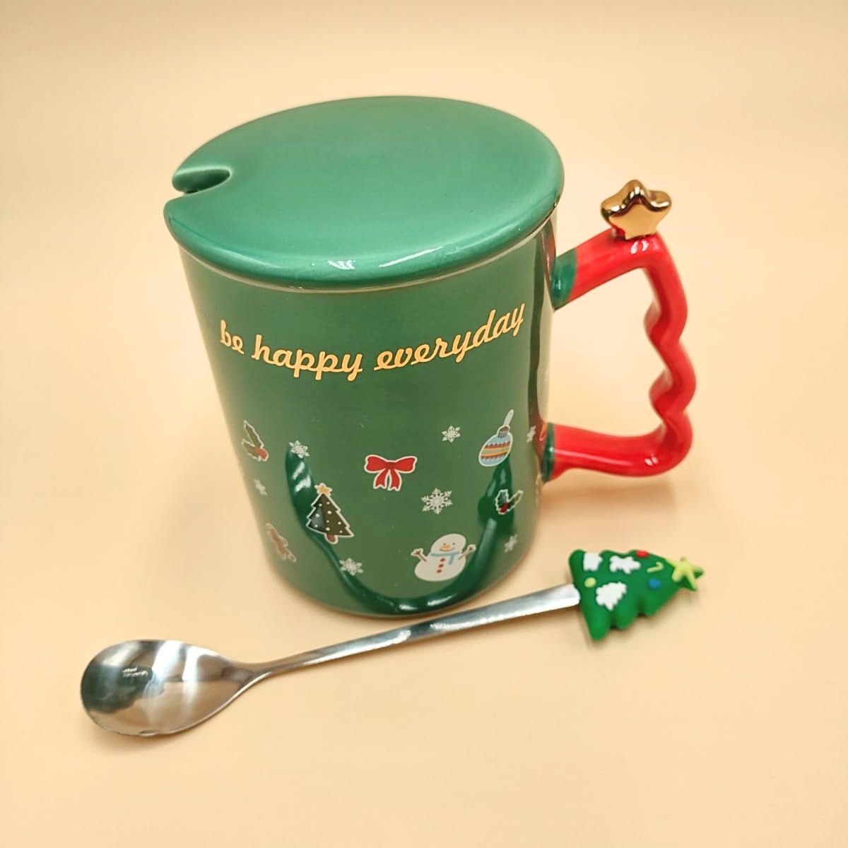 GENERICO - Taza Navideña Verde con Tapa y Cuchara – 370 ml