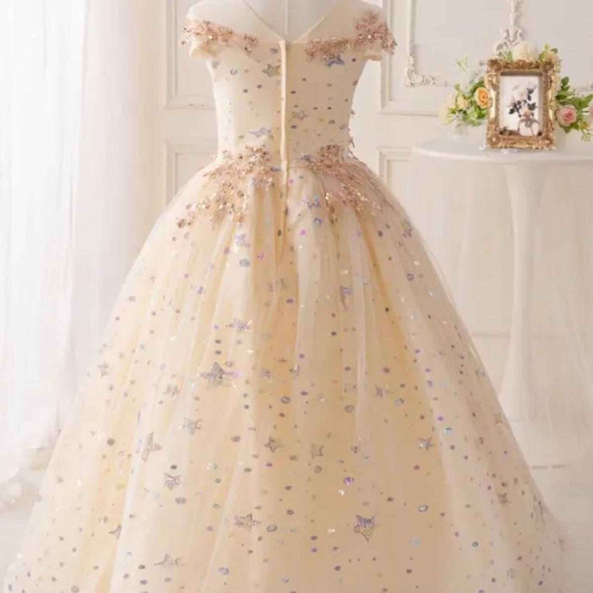 GENERICO - Vestido Niña Princesa Champán con Pedrería Talla 10